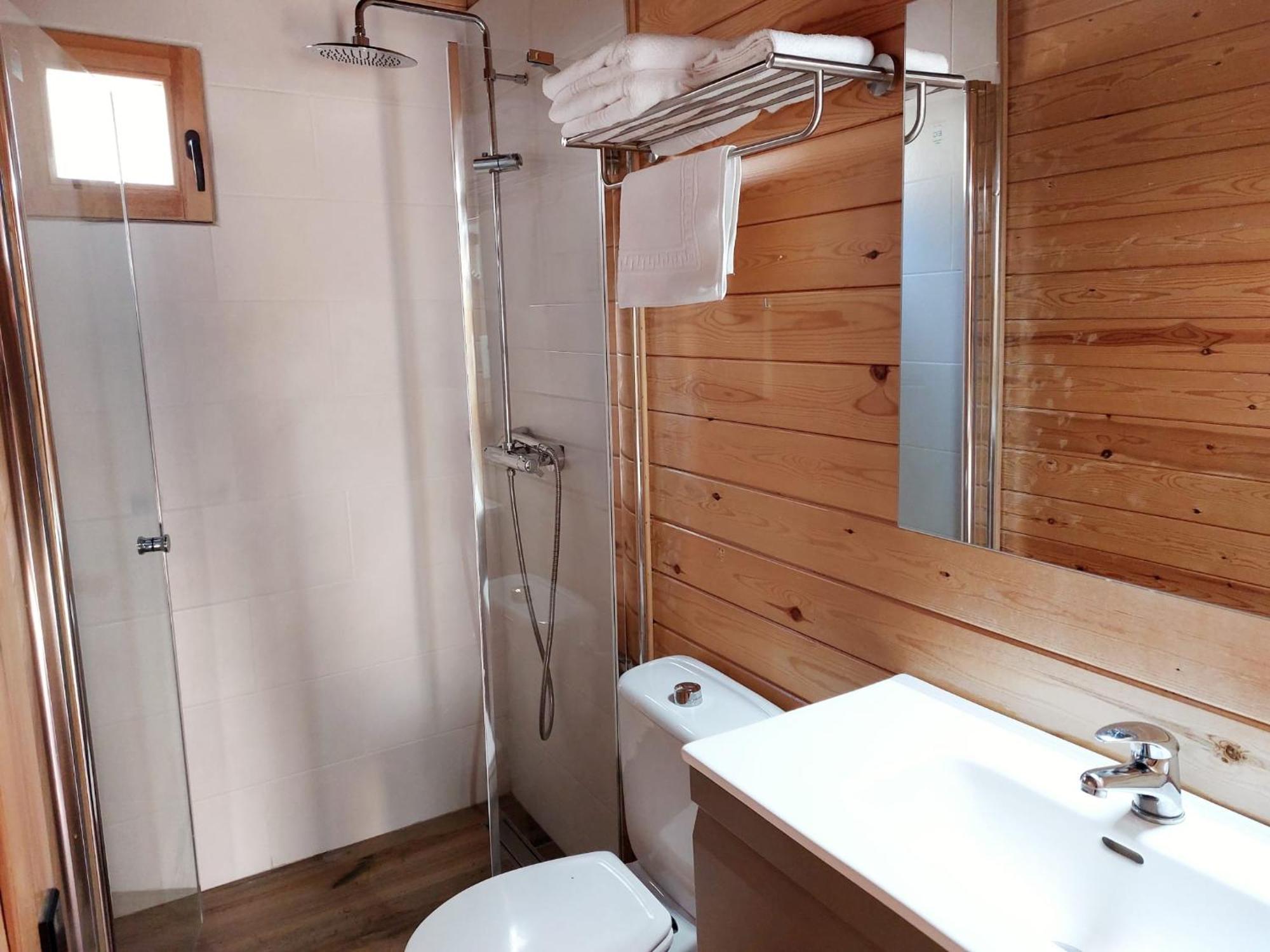 Bungalows Nou Camping La Guingueta D'Aneu Exteriör bild