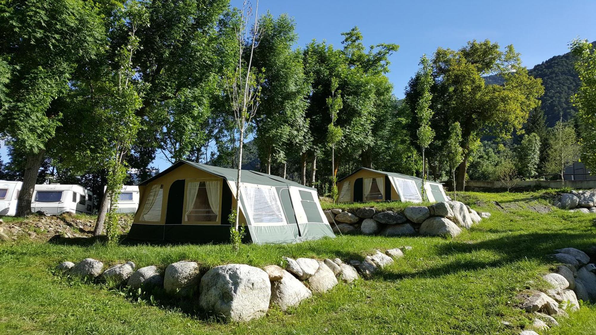 Bungalows Nou Camping La Guingueta D'Aneu Exteriör bild