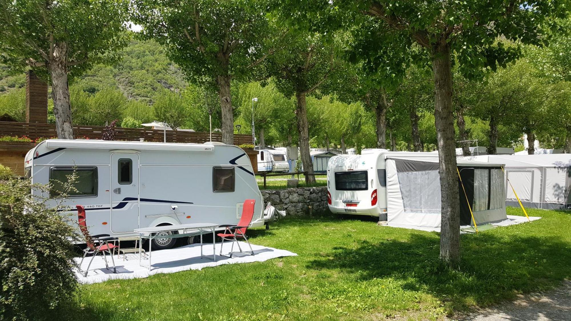 Bungalows Nou Camping La Guingueta D'Aneu Exteriör bild