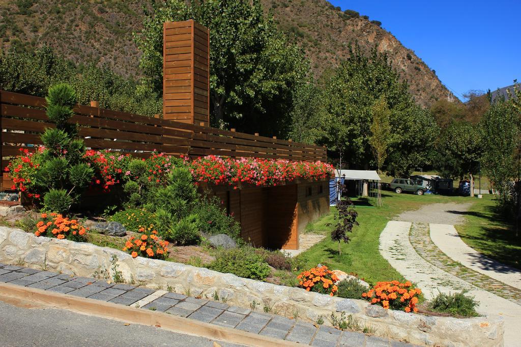 Bungalows Nou Camping La Guingueta D'Aneu Exteriör bild