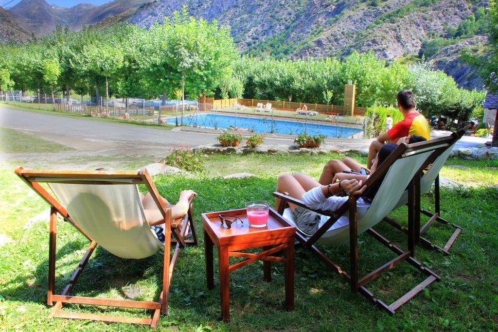 Bungalows Nou Camping La Guingueta D'Aneu Exteriör bild