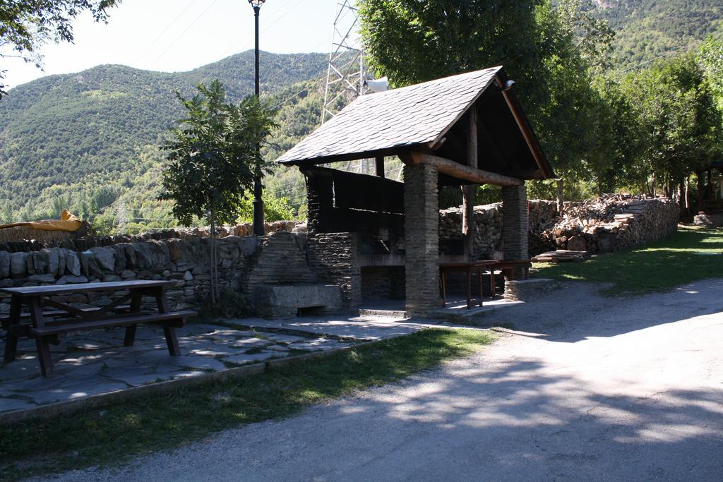 Bungalows Nou Camping La Guingueta D'Aneu Exteriör bild