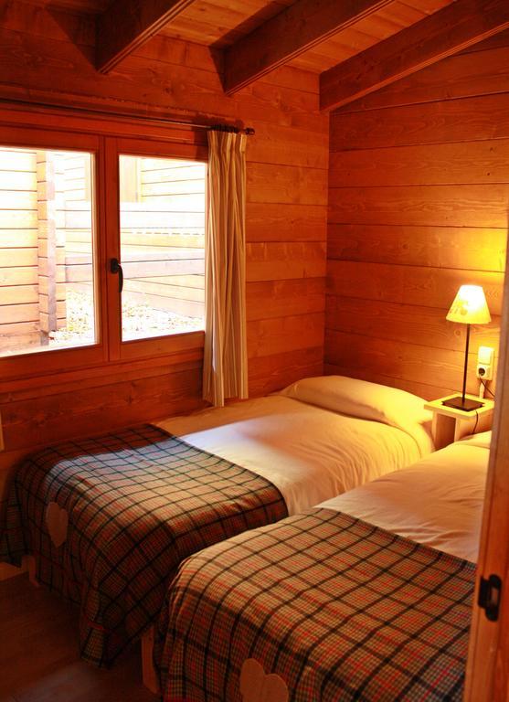 Bungalows Nou Camping La Guingueta D'Aneu Exteriör bild