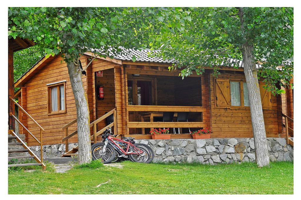 Bungalows Nou Camping La Guingueta D'Aneu Rum bild