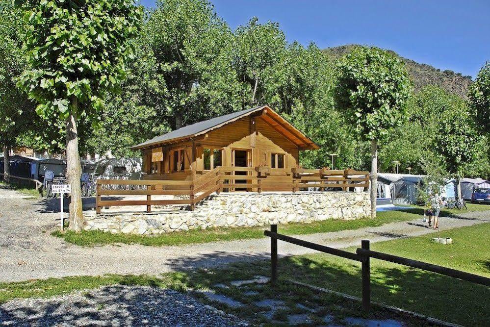 Bungalows Nou Camping La Guingueta D'Aneu Exteriör bild