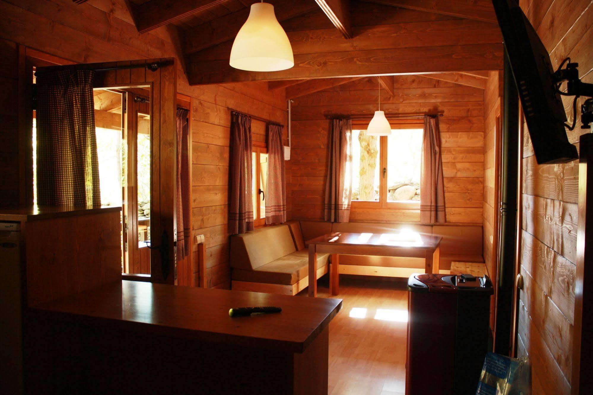 Bungalows Nou Camping La Guingueta D'Aneu Exteriör bild